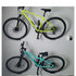 Robuste Fahrradhalterung zur Wandmontage – sicheres Einhängen über das Pedal, hält beide Reifen stabil, verhindert Schmutz an der Wand, ideal für Rennräder, Mountainbikes und E-Bikes.